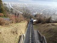 Hinauf in die Hhen ber Innsbruck mit der Hungerburgbahn ...