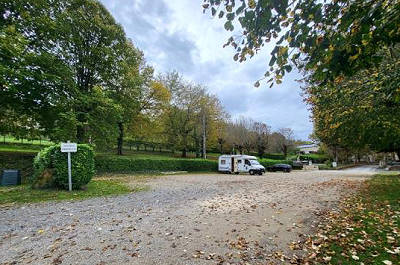 Tägliche 5 Euro Standgebühr ... Tägliche 5 Euro Standgebühr ...