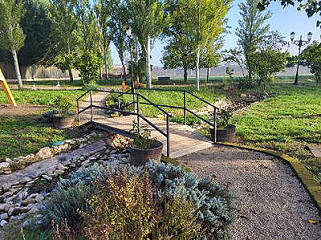 Errichtet 2021 zwischen alten Mauern Errichtet 2021 zwischen alten Mauern